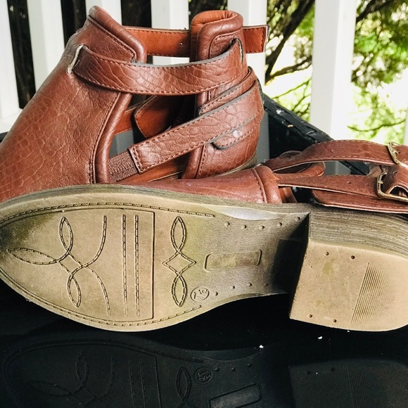 Brown open side booties - Picture 2 of 2